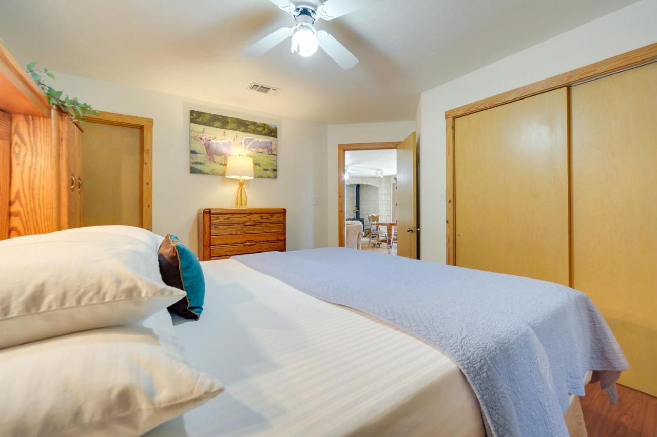 فيلا Fredericksburg Retreat With Private Hot Tub And Patio! المظهر الخارجي الصورة